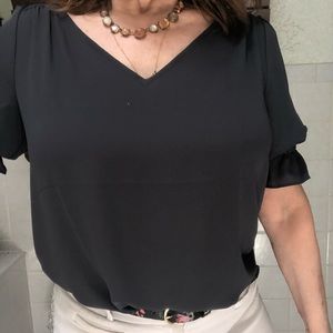🌠BRAND NEW WITH TAG LOFT 3/4 RUFFLE SLEEVE TOP🌠